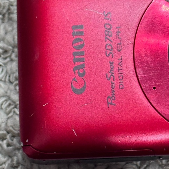 Canon PowerShot SD780 IS Camera - Bold Red - Picture 2 of 4